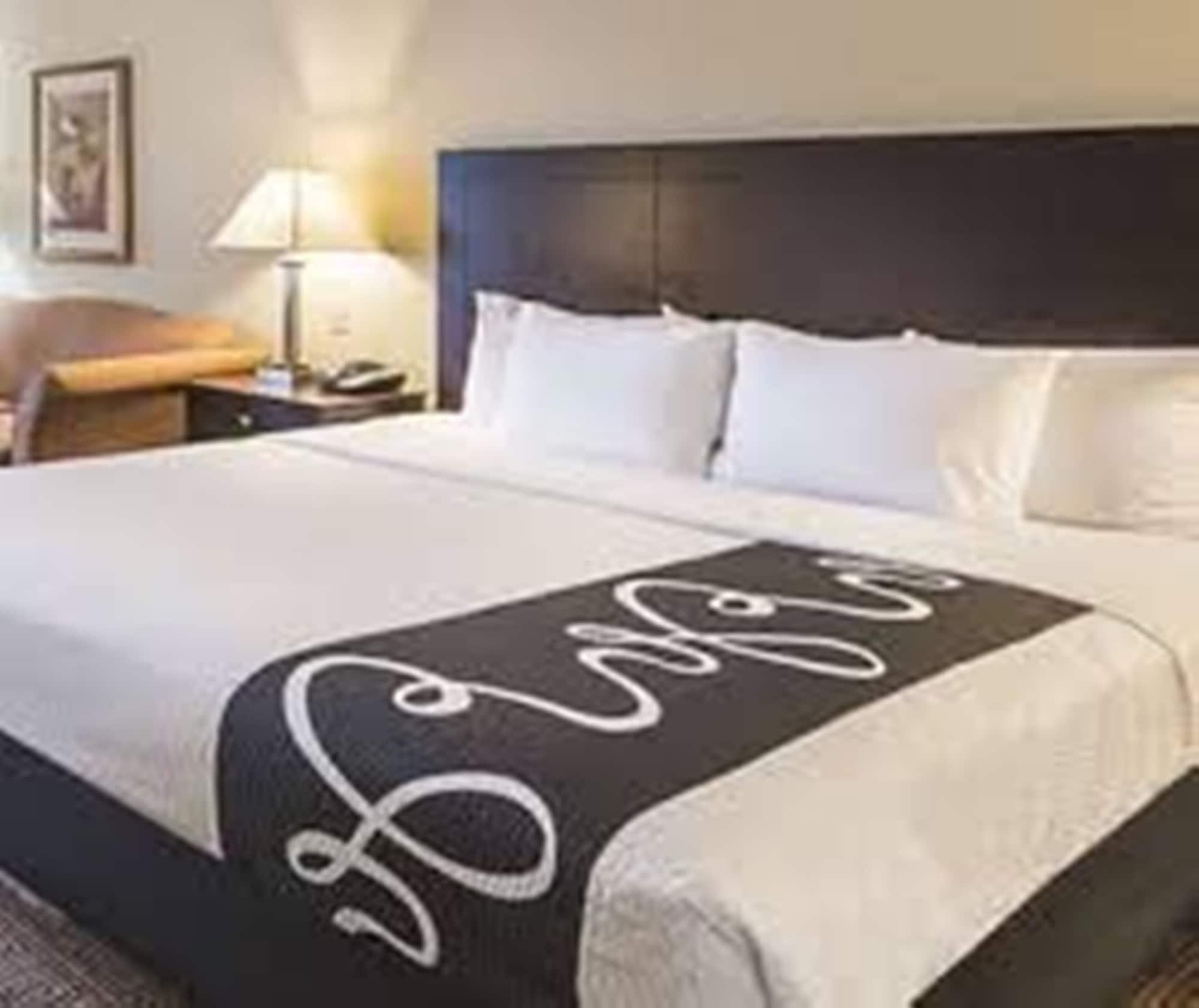 Hotel La Quinta By Wyndham Waxahachie Extérieur photo
